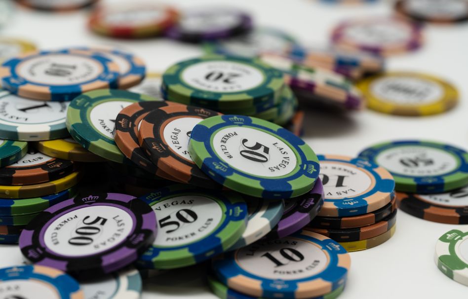 Online Casino: Spielautomaten und Live-Spiele im Überblick