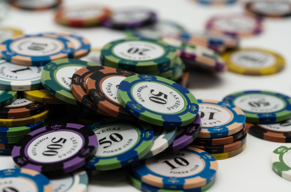 Online Casino: Spielautomaten und Live-Spiele im Überblick