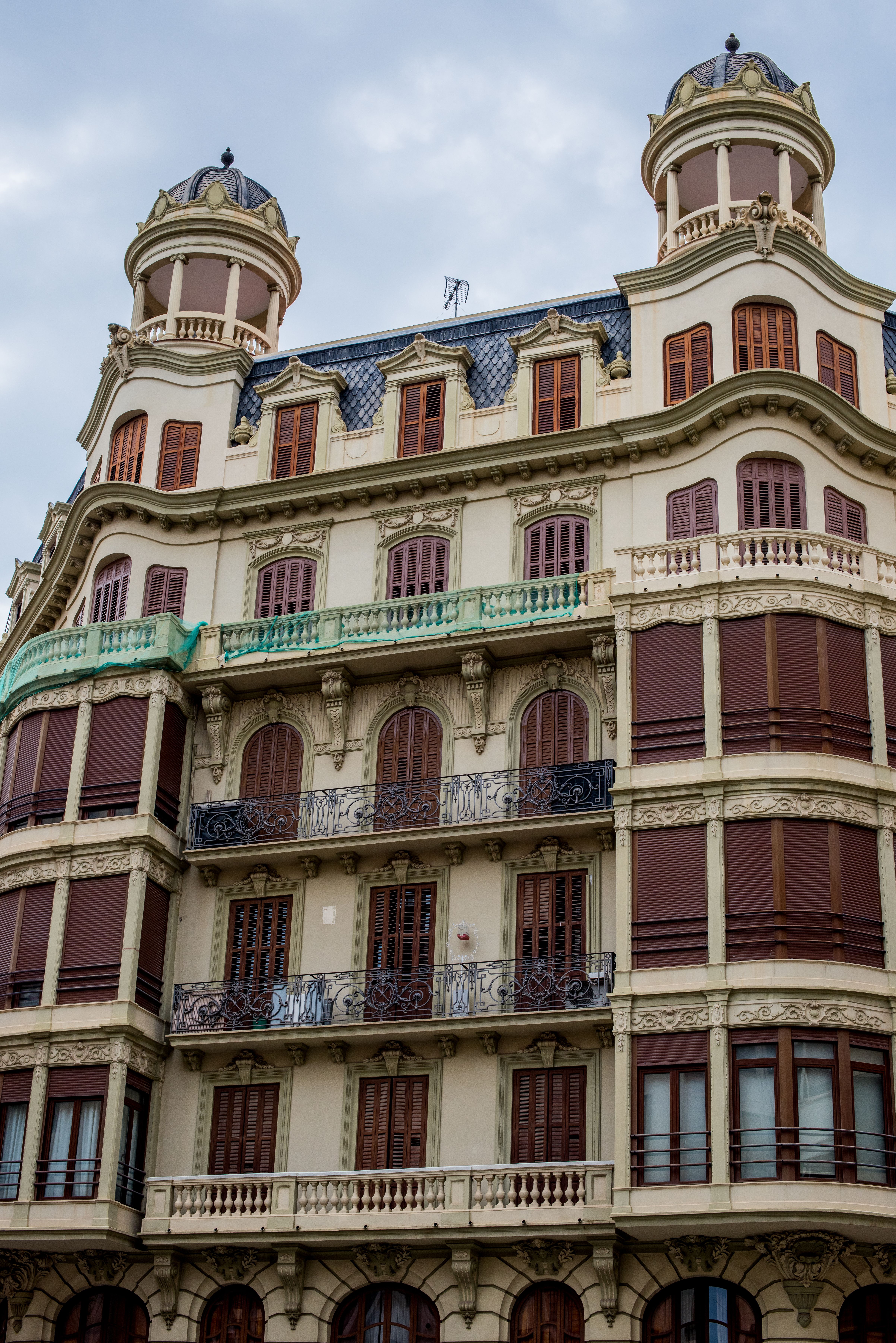 Elegant Historic European Building Facade · Free Stock Photo