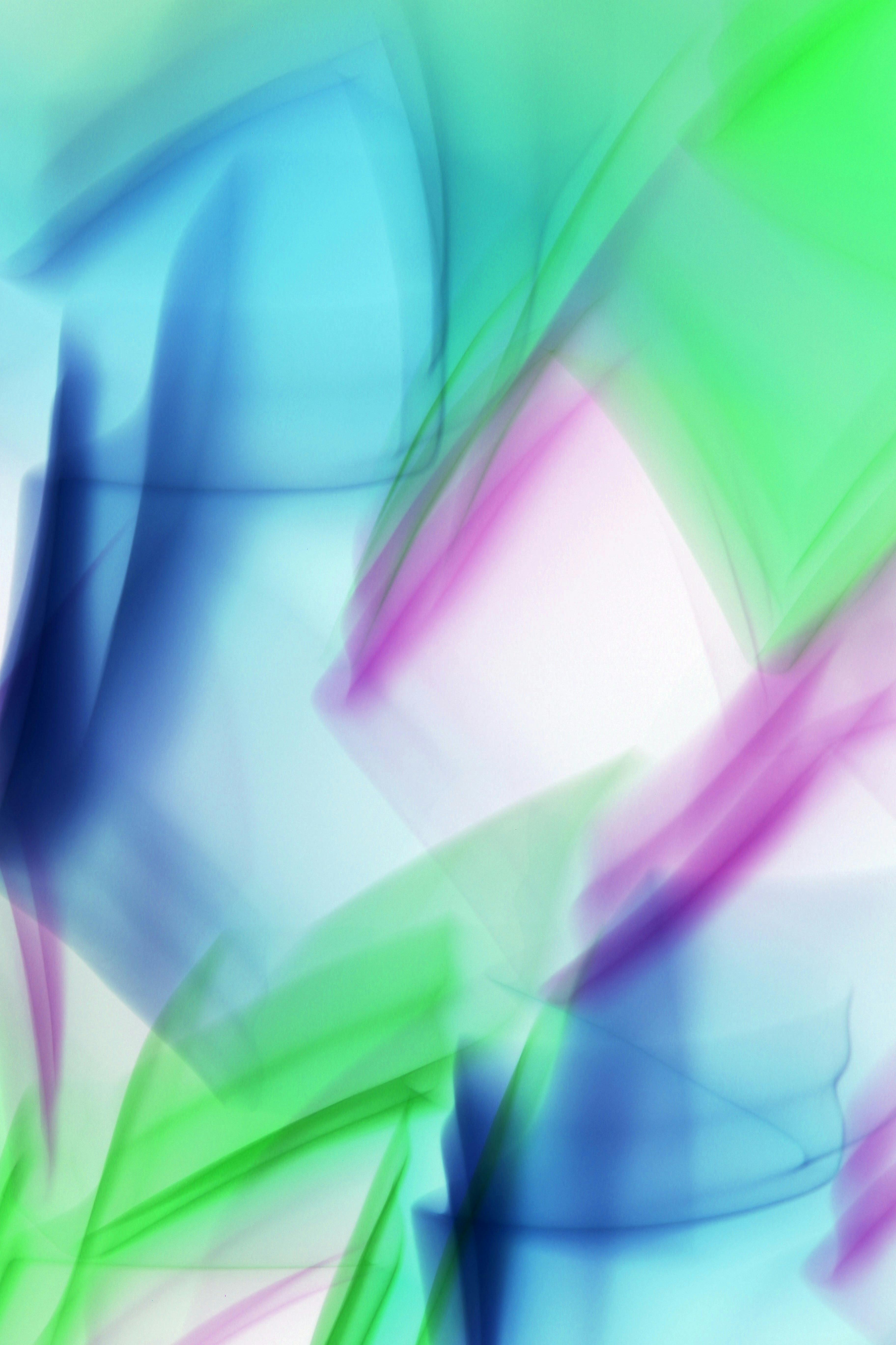 Gratuit Operă de artă abstractă vibrantă cu albastru, verde și violet, creând o afișare vizuală dinamică. Fotografie de stoc