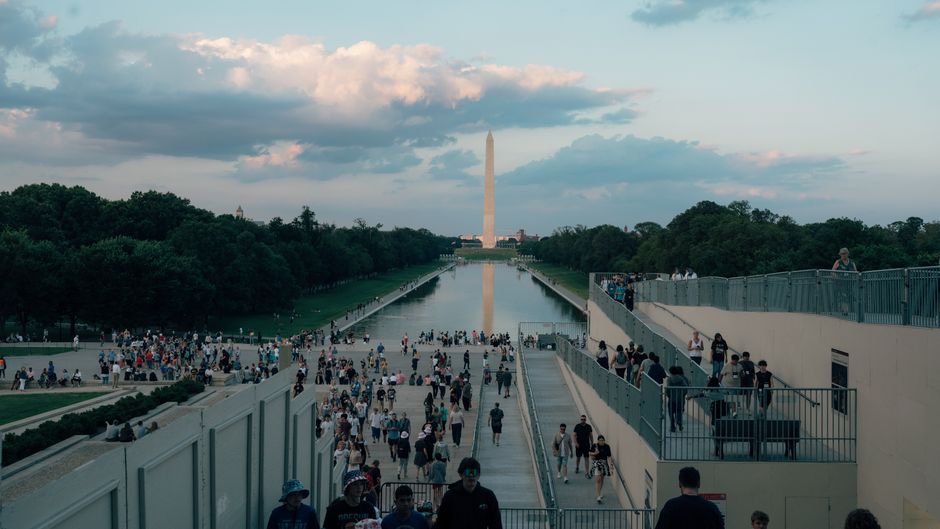 Washington Monument crowds