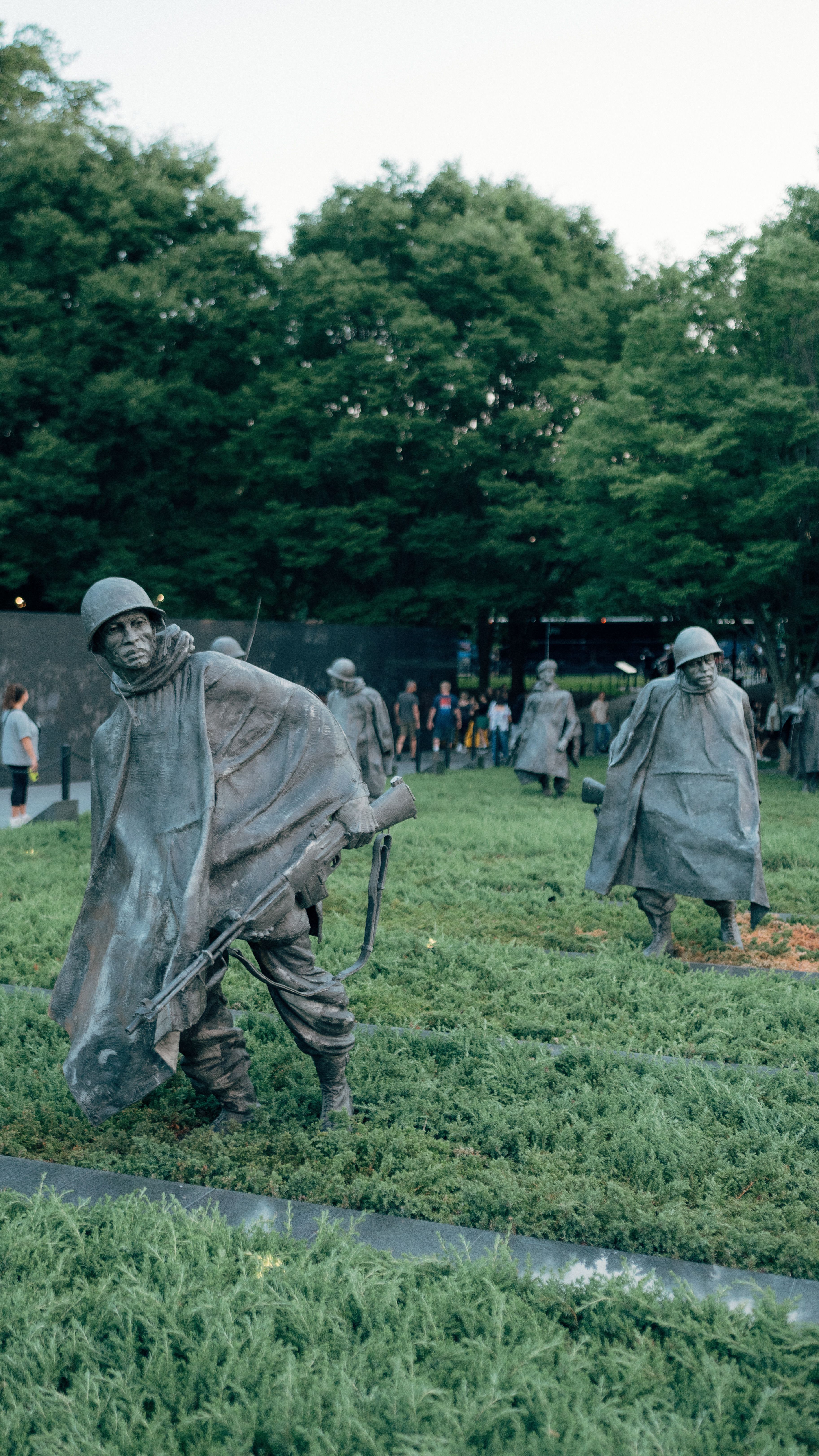 Estatua Conmemorativa De Los Veteranos De La Guerra De Corea A La Luz