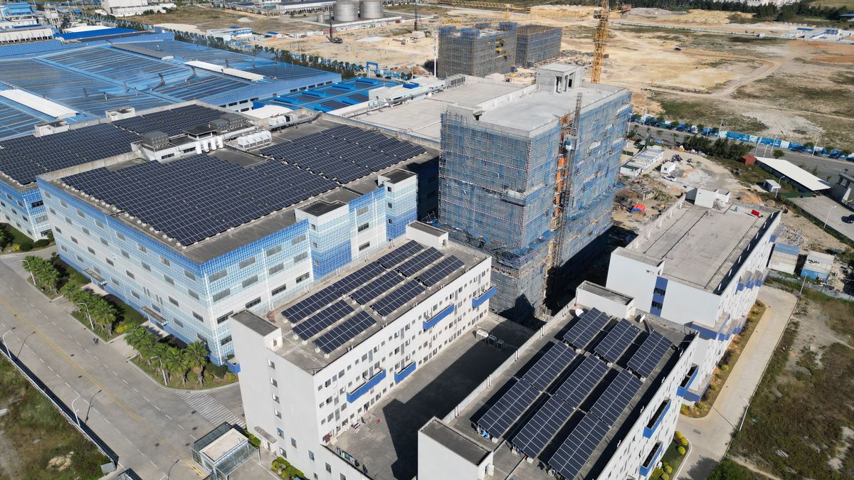 Facility with rooftop solar panels