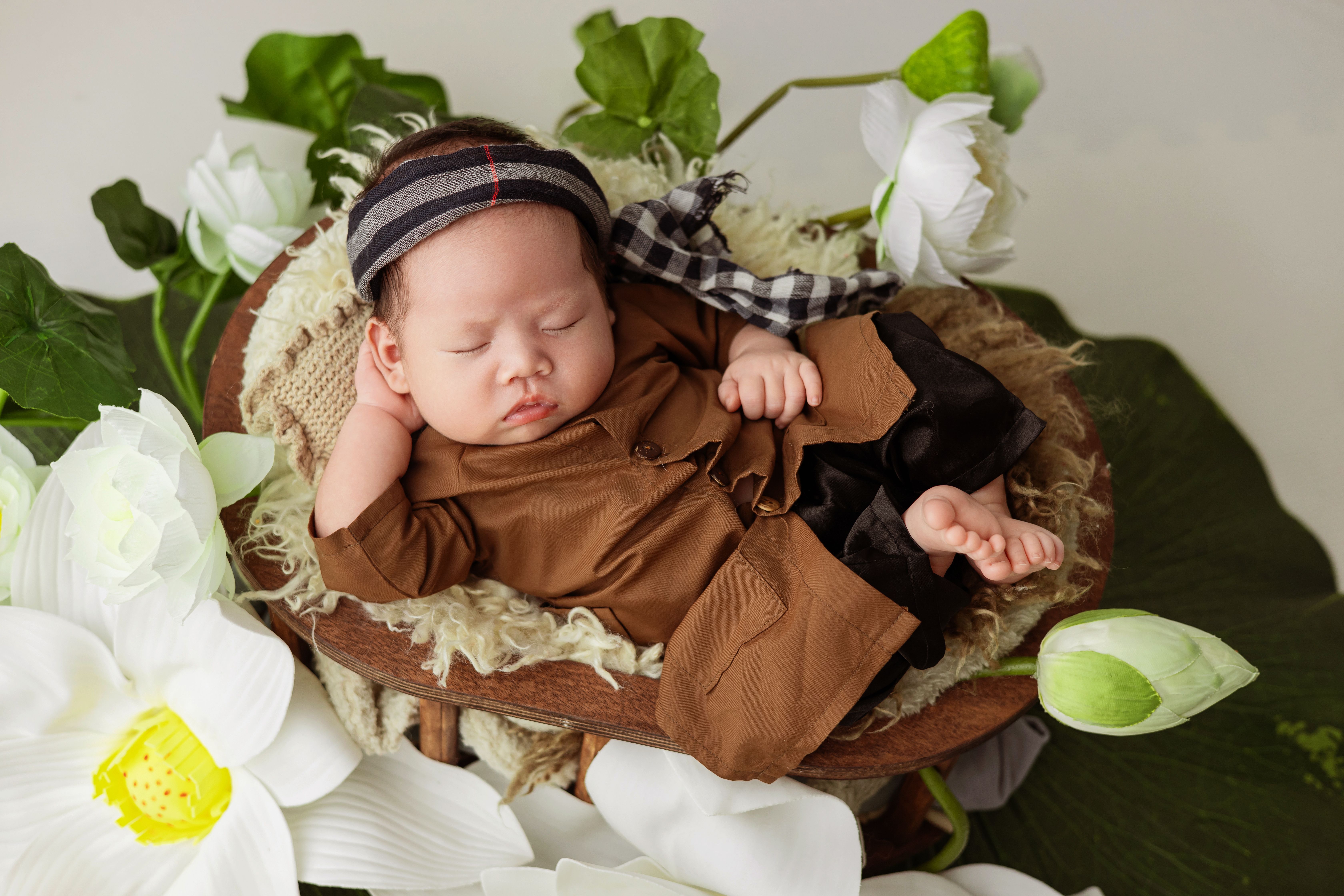 40 Baby Names That Mean Light