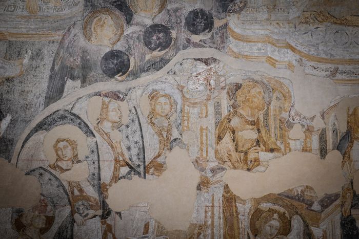 Détail romanesque — chapelle