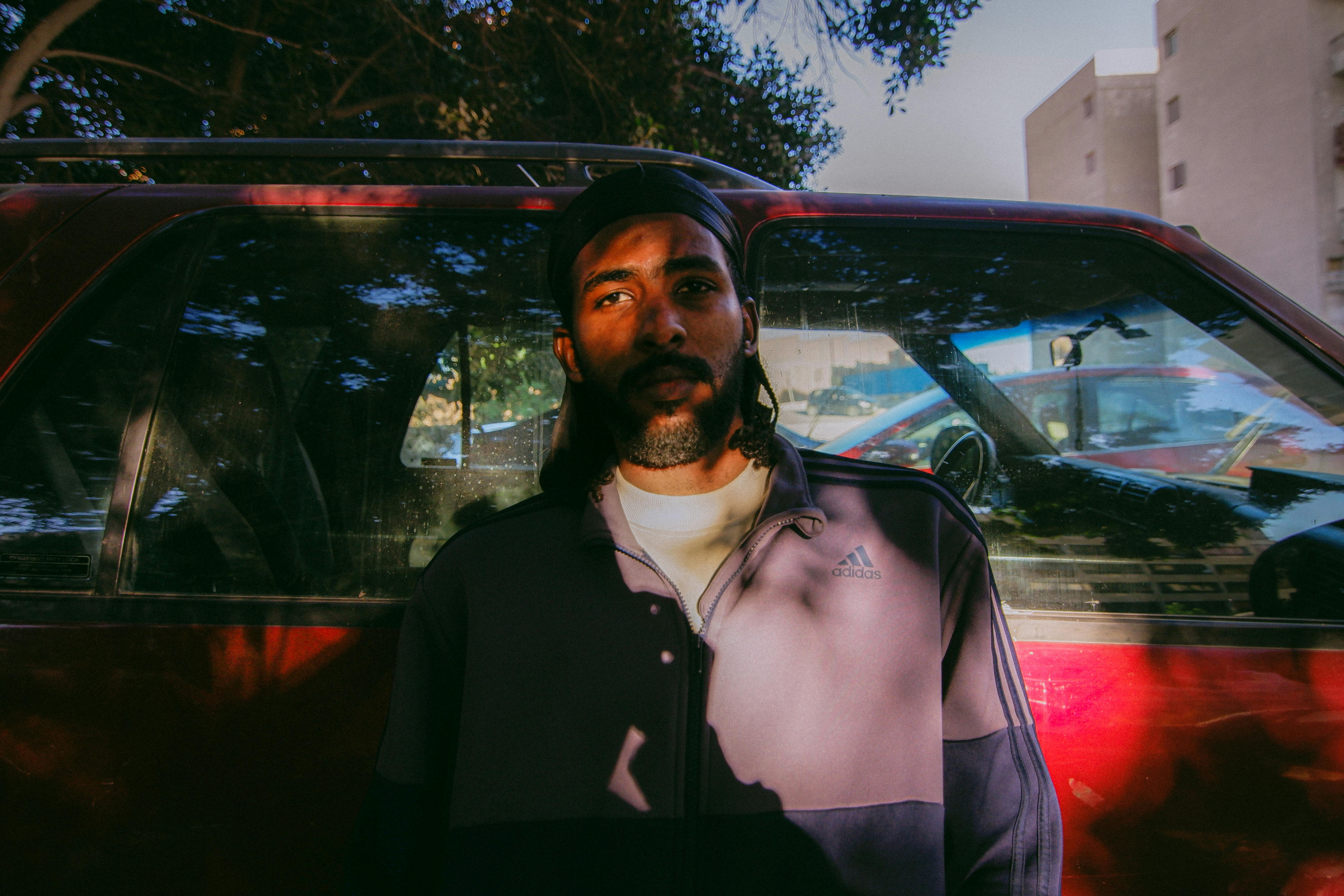 Hussein Carneil