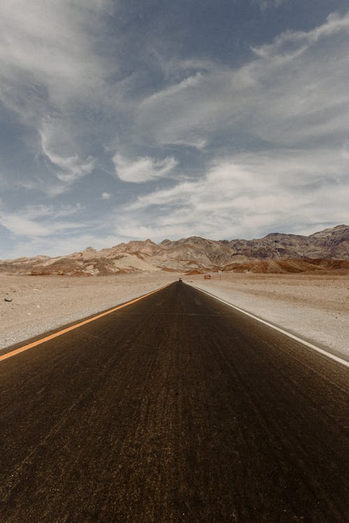 Základová fotografie zdarma na téma asfalt, daleko, hory