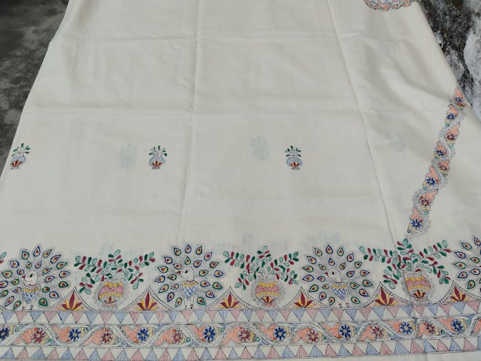 Makeup Themed Design on Saree - Image 3