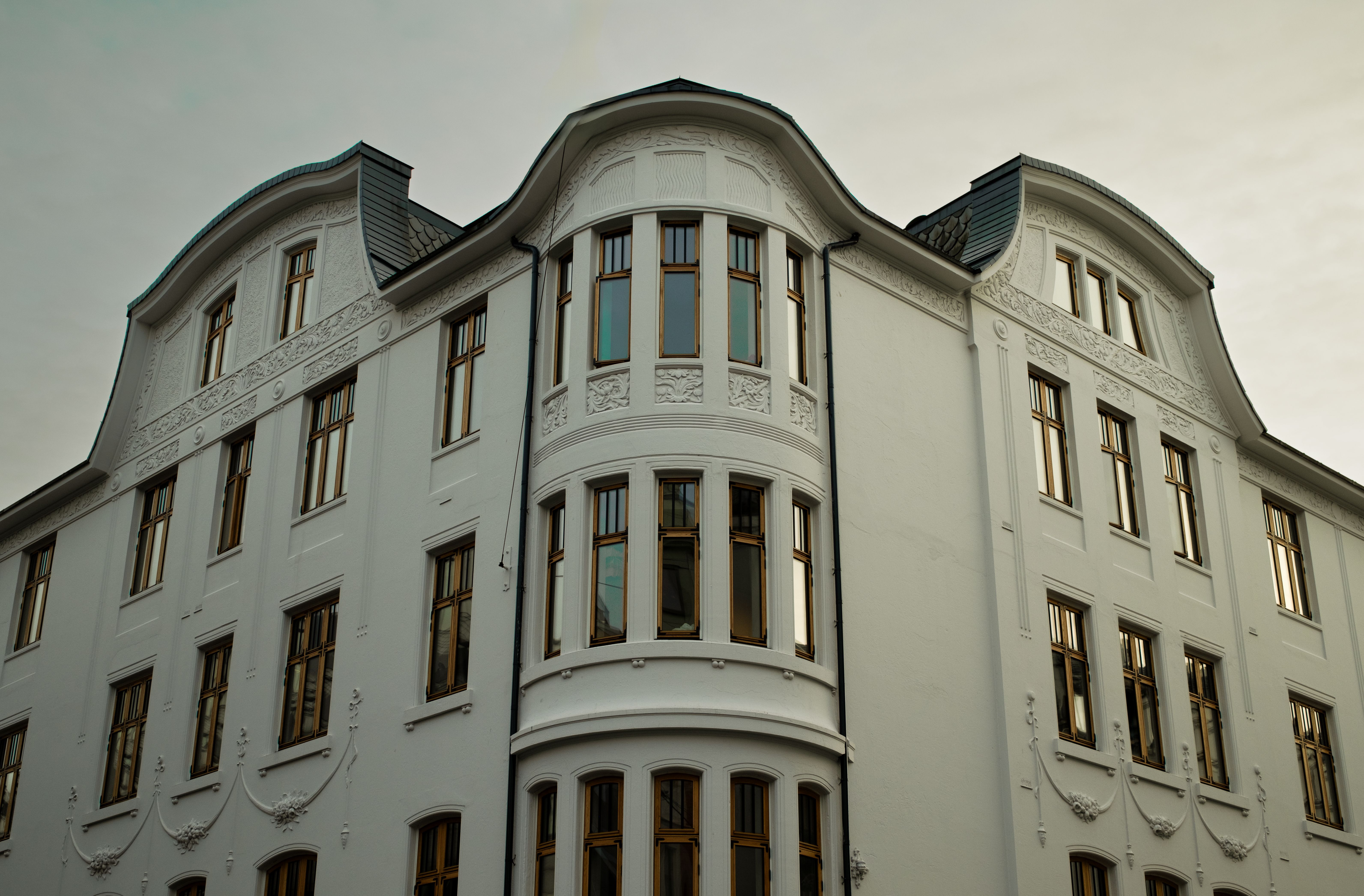 Painters and Decorators in Chelsea — walls rolled to an even, flat finish