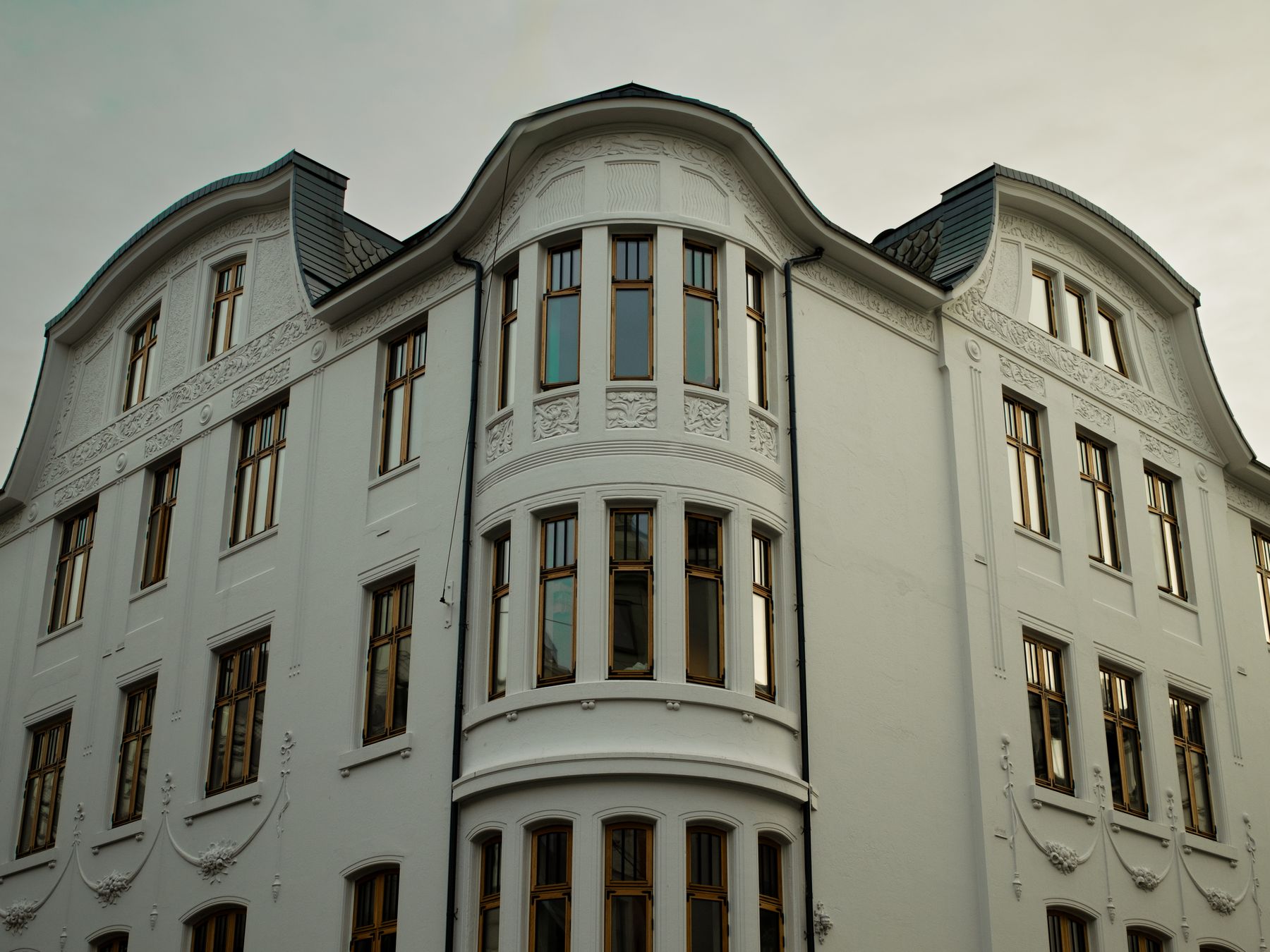 Painters and Decorators in Chelsea — walls rolled to an even, flat finish