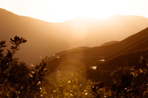 Montagnes Au Lever Du Soleil