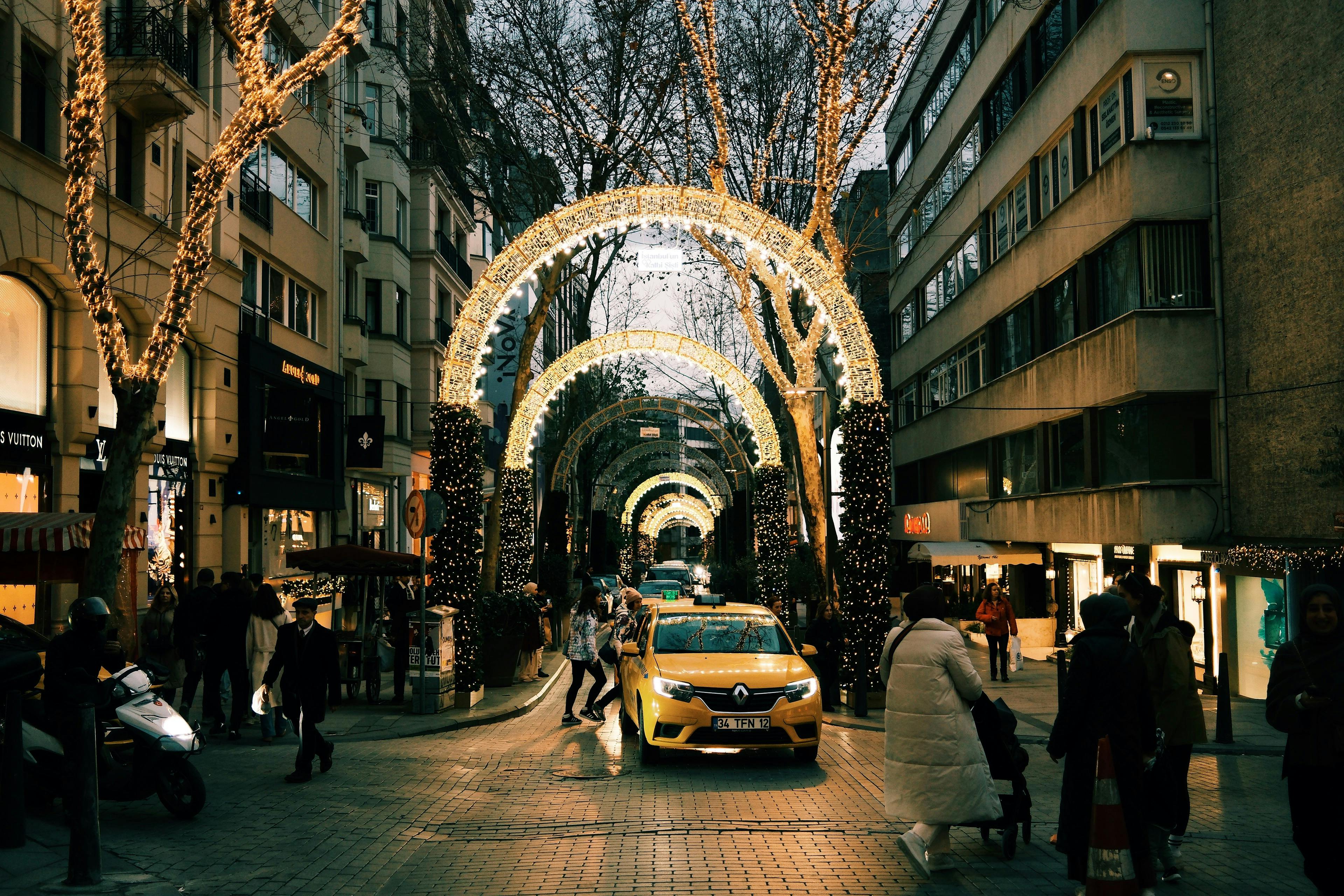 Why December Is One of the Best Times To Buy a Used Car, According to Experts — Photo by Sami TÜRK on Pexels