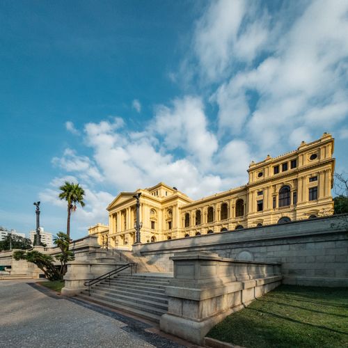 Free View of the iconic Ipiranga Museum in São Paulo, showcasing its neoclassical architecture and grandeur. Stock Photo