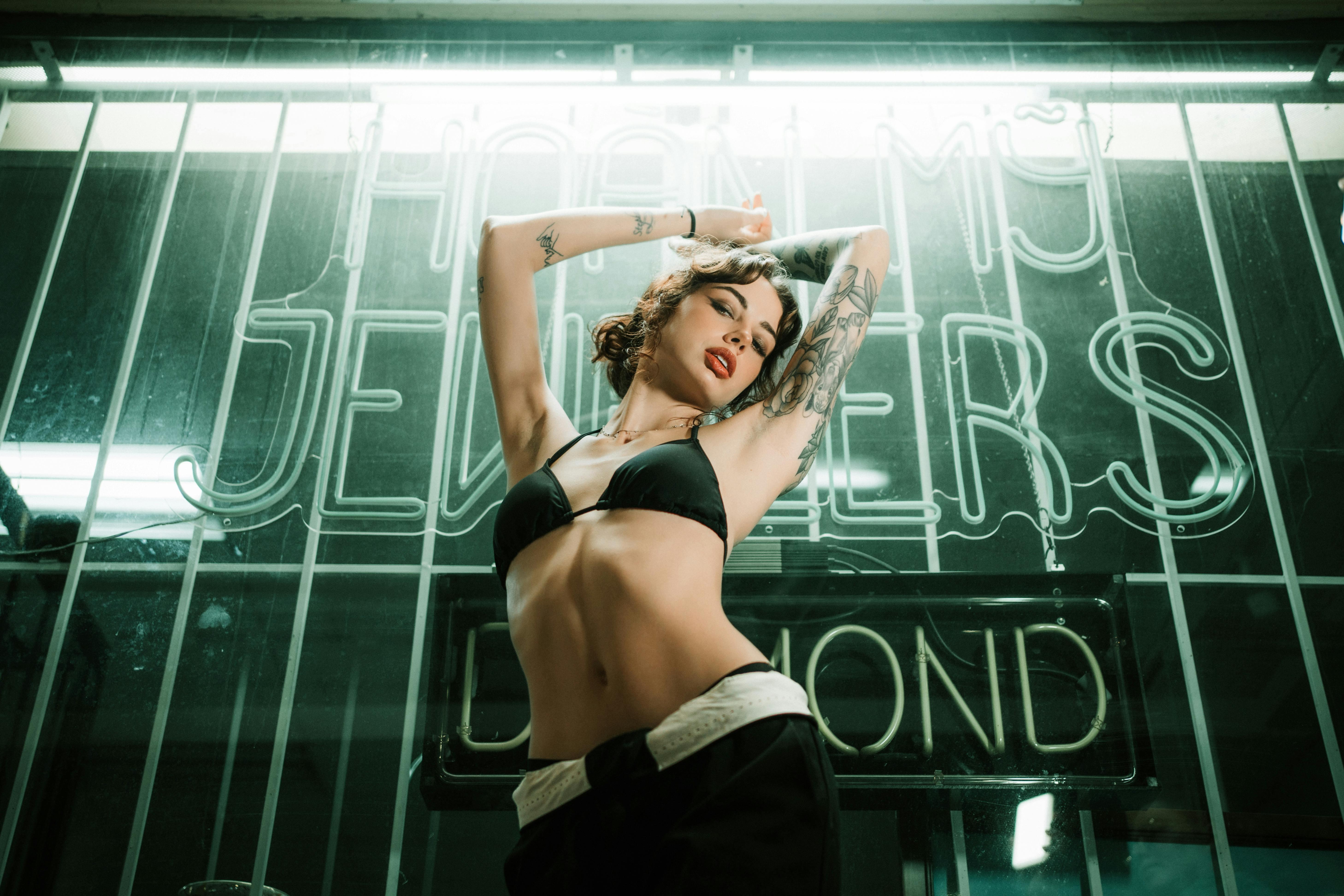 300.000+ melhores imagens de Nude model lilith baph pics · Download 100