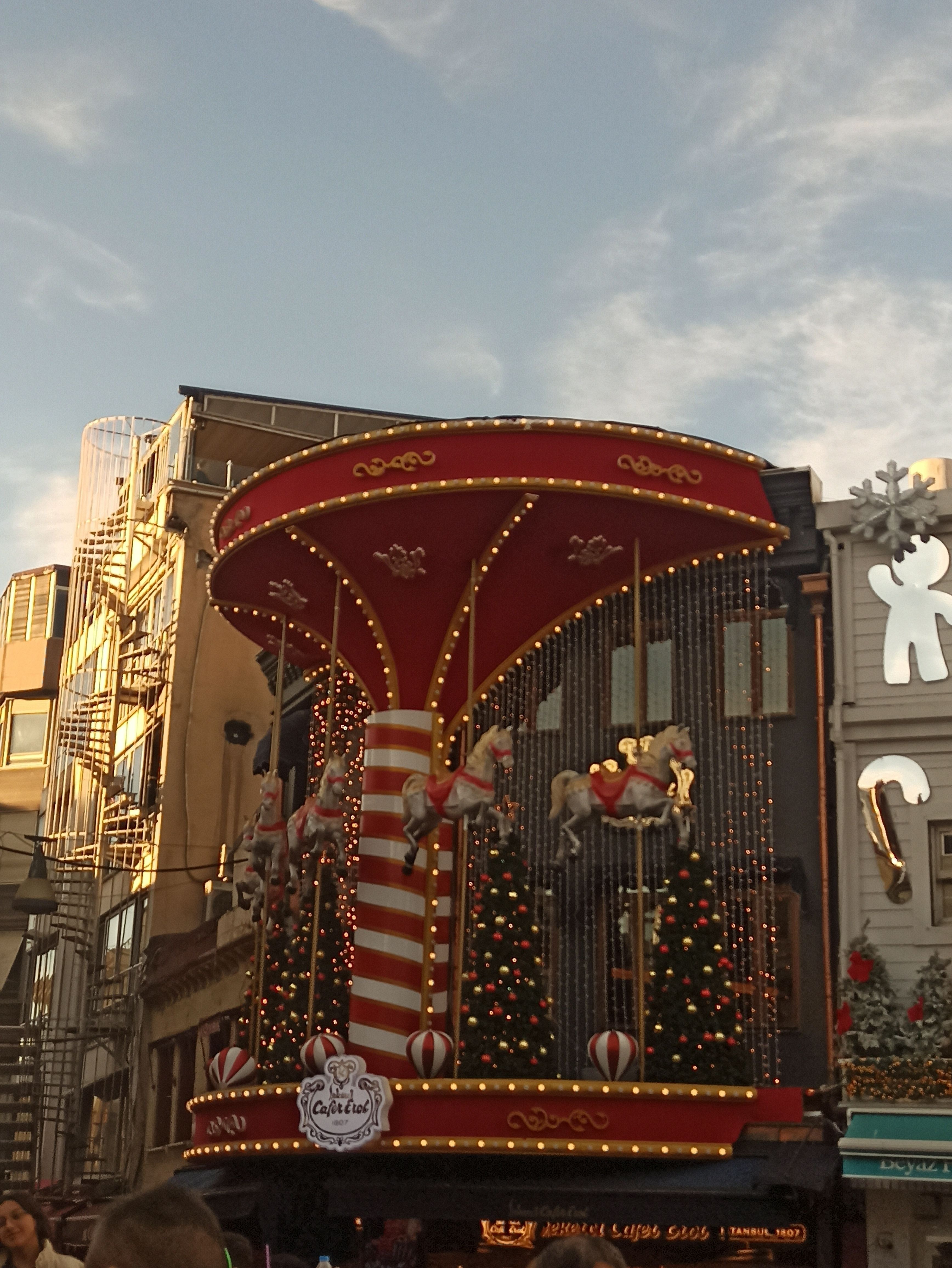 Festive Carousel in İstanbul Street Scene · Free Stock Photo