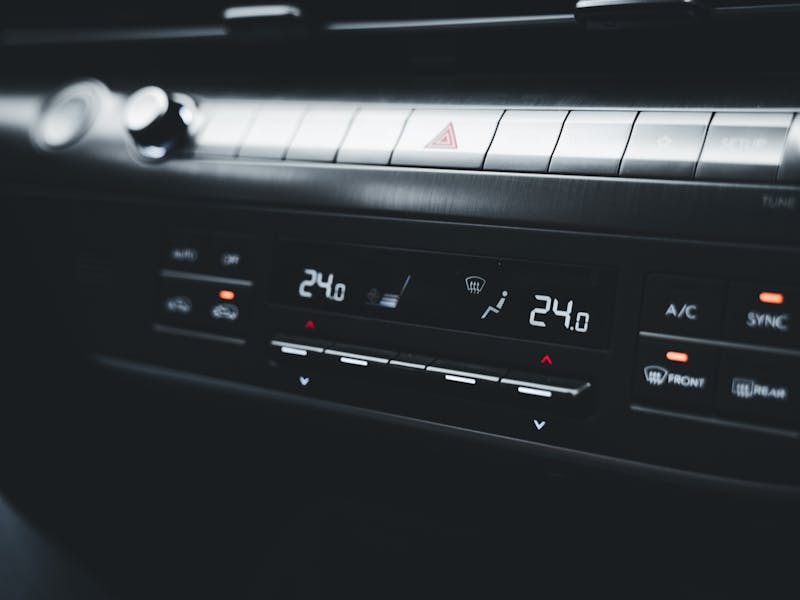 Chaleur Auto : L'Astuce TikTok Qui Va Vous Sauver Cet Été 2025