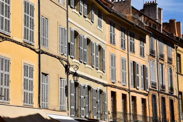 Cours Mirabeau et ses fontaines