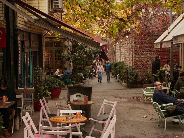 İstanbul’da Sonbahar Kahve Molası: Sakin Bir Kafe Günü İçin 8 Adım