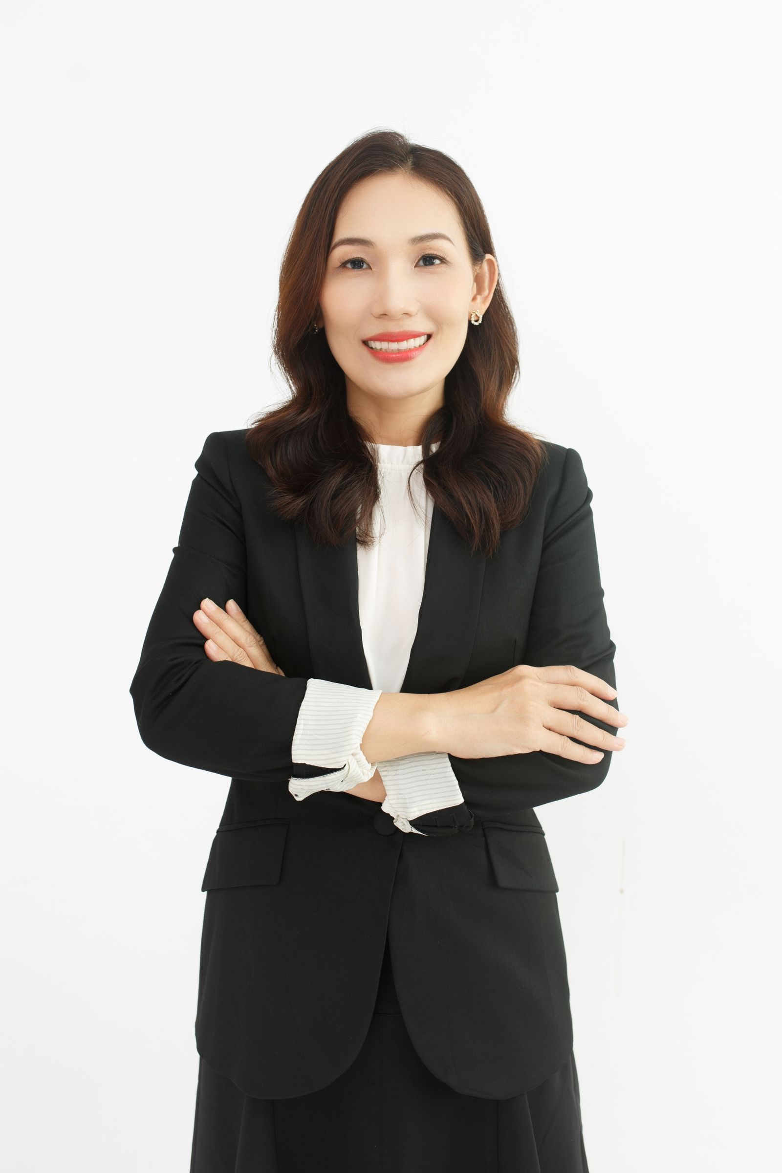 Chị Vy — Trưởng bộ phận Pháp lý
