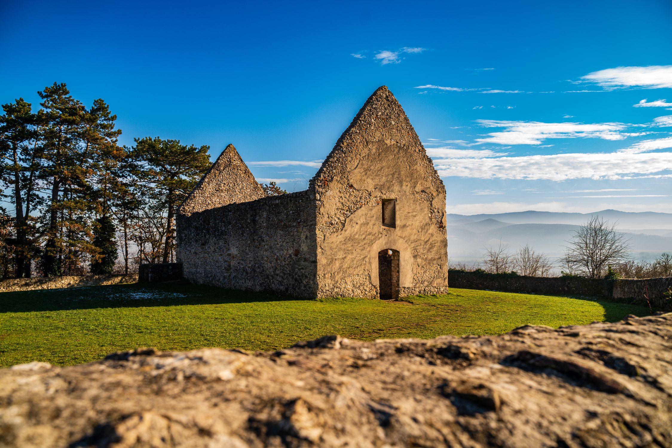 Ancient Countryside Scenic View of Ancient Ruins in Countryside · Free Stock Photo