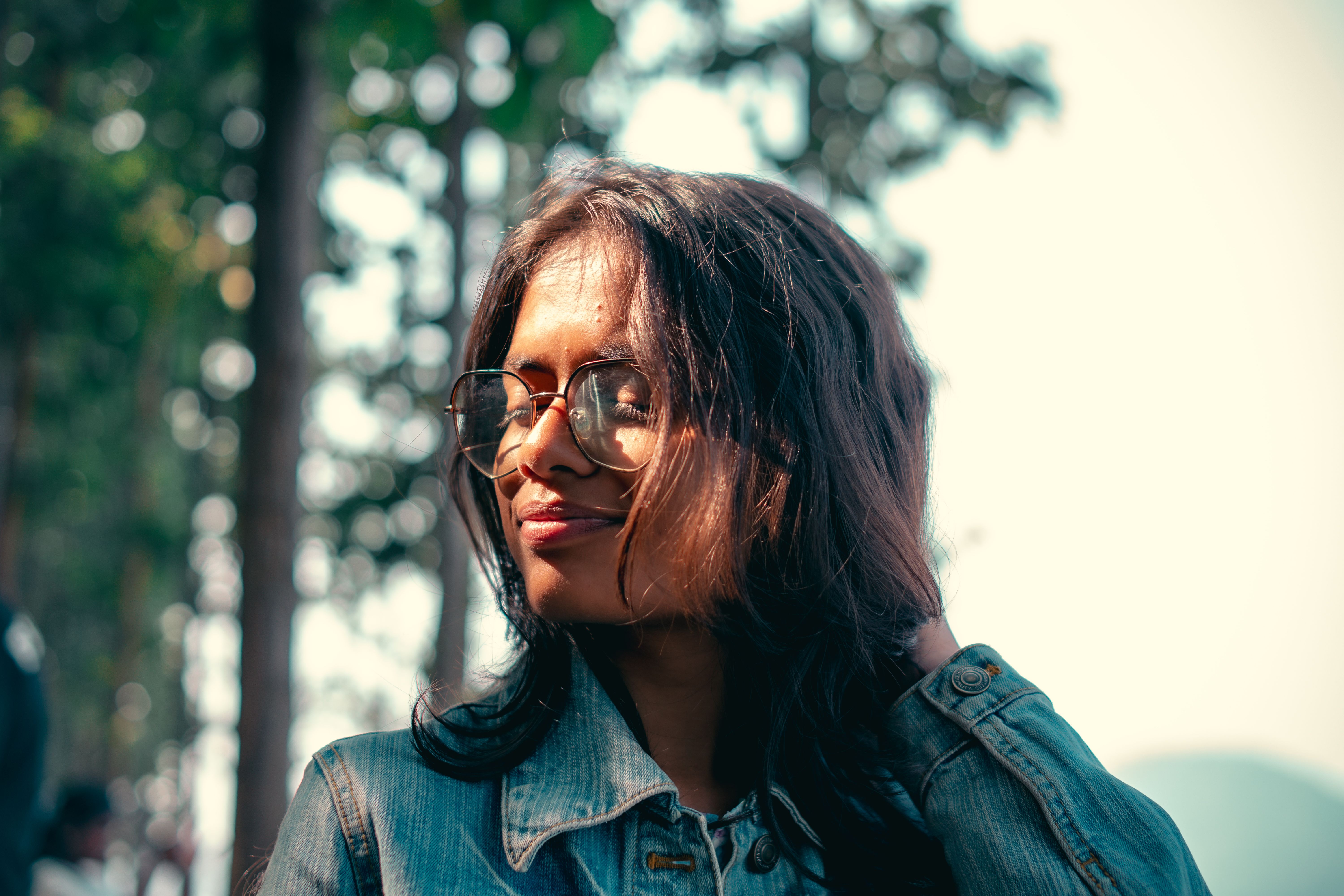 Outdoor Portrait of a Woman in Sunglasses · Free Stock Photo