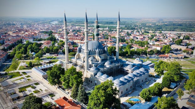 Stunning aerial view of Selimiye Mosque in Edirne, Türkiye, showcasing its iconic architecture and surrounding cityscape.