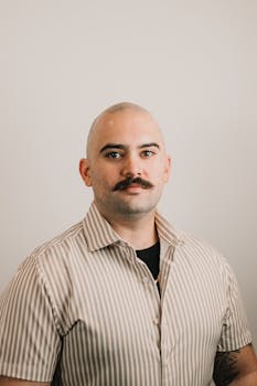 Elegant portrait of a confident real estate agent in Greenville, South Carolina.