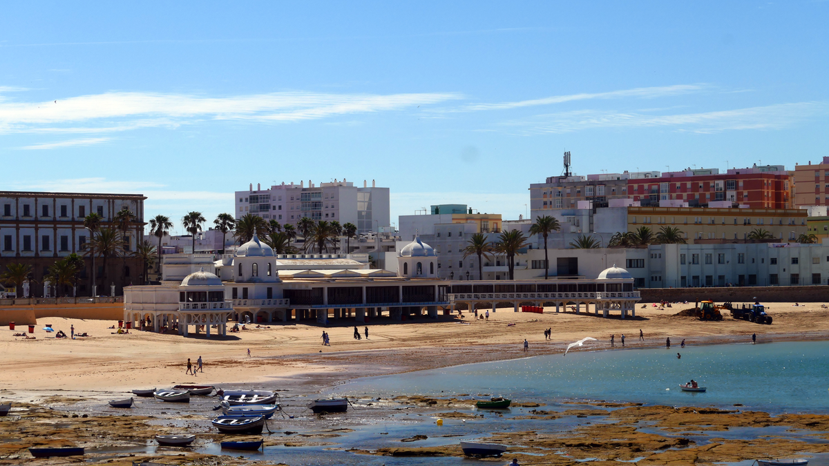 Guía de Cádiz: Playas, Pueblos Blancos y el Carnaval