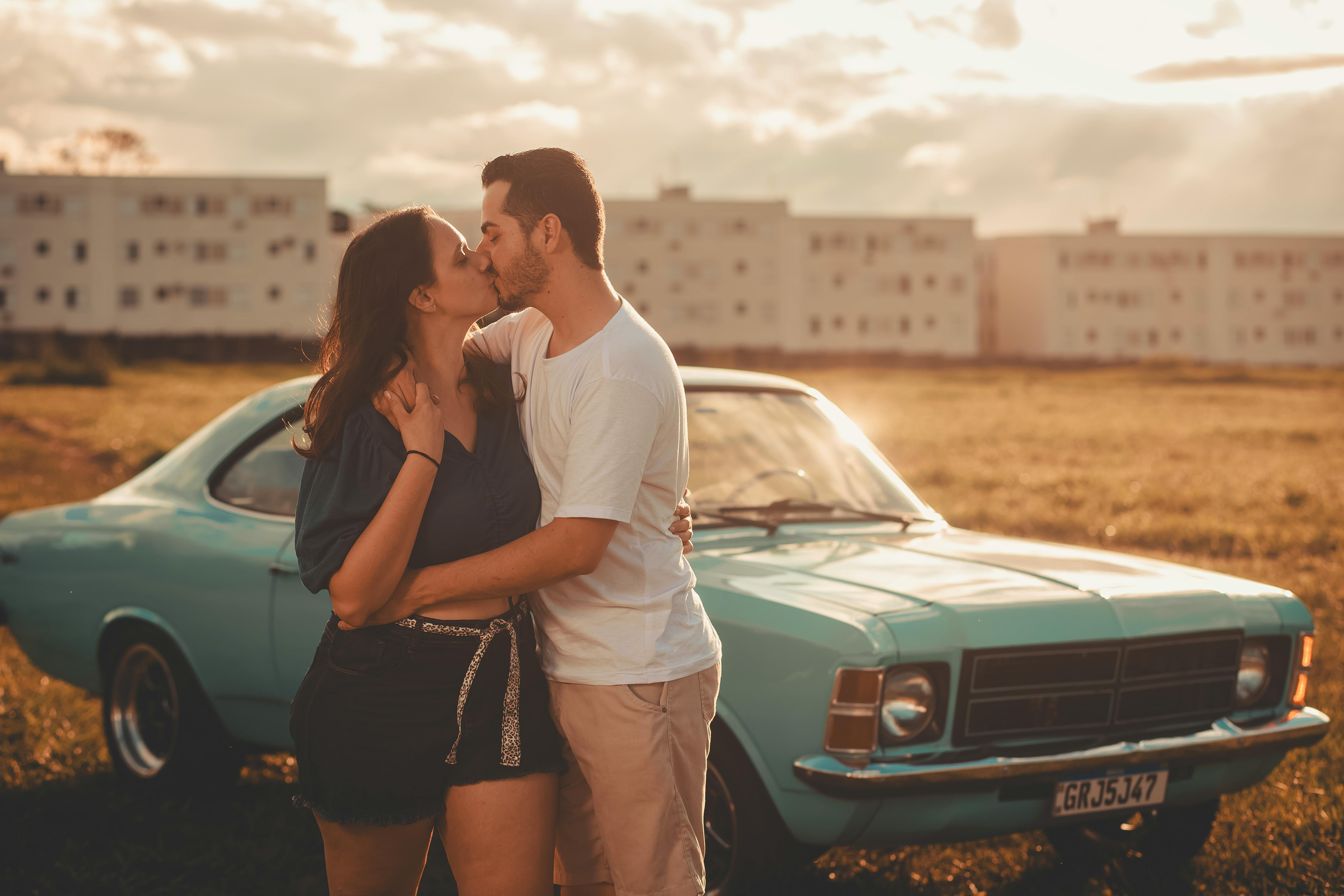 relationships synonym — Photo by Breno Cardoso on Pexels