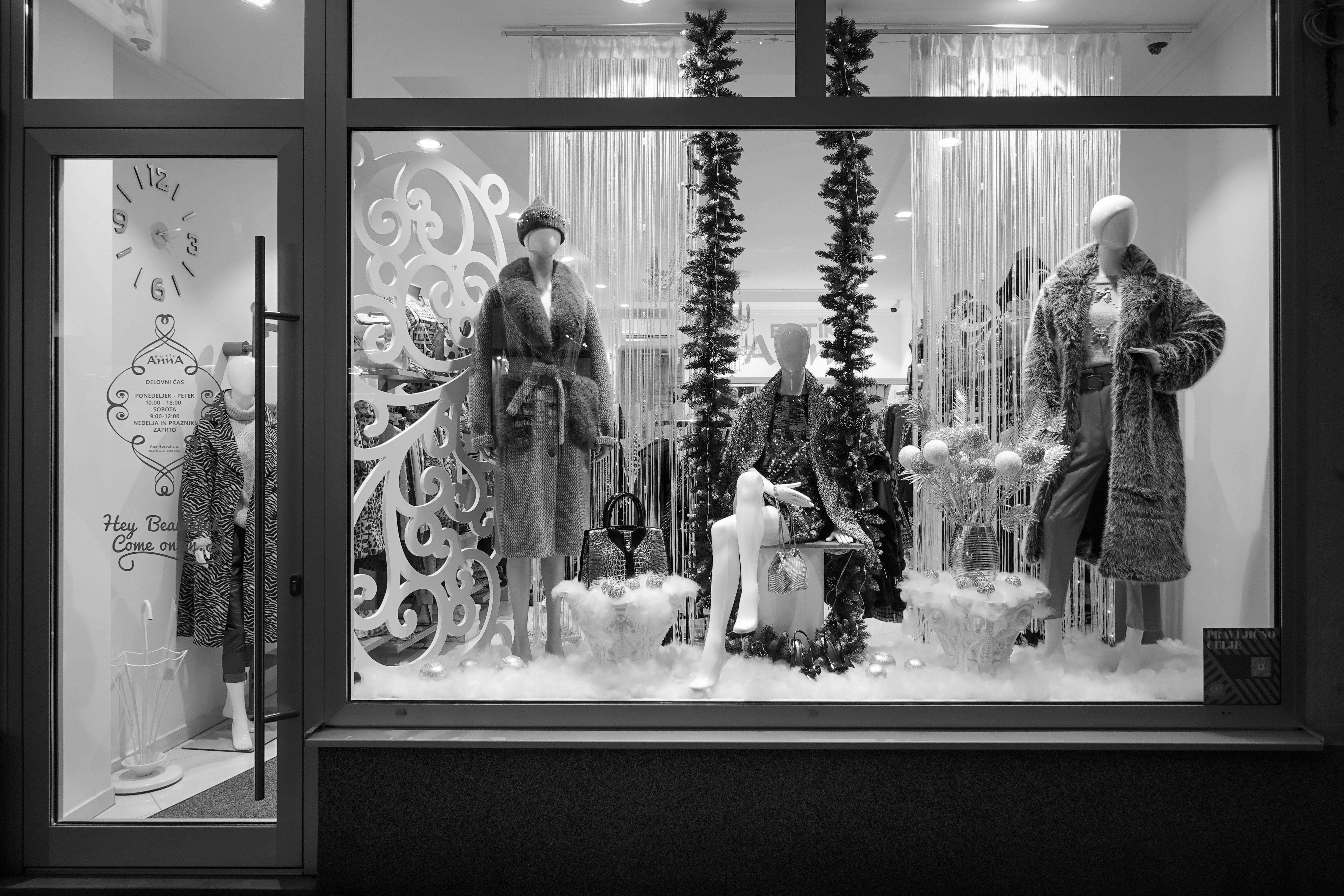 Modern mağaza vitrini