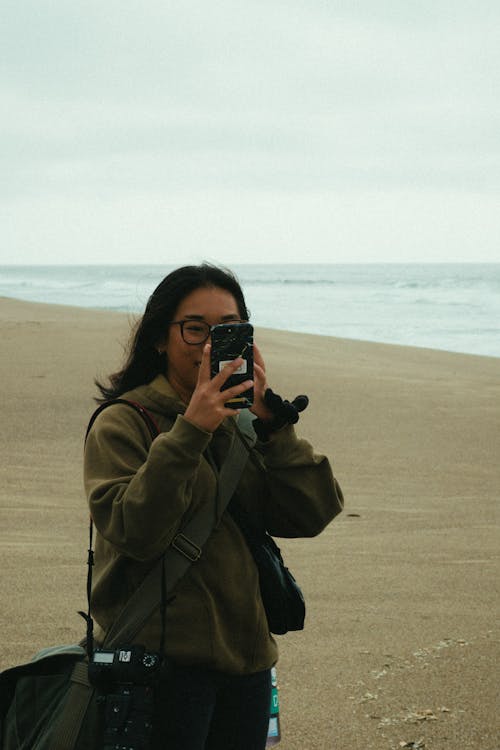 Ilmainen kuvapankkikuva tunnisteilla aallot, aasialainen nainen, asu Kuvapankkikuva