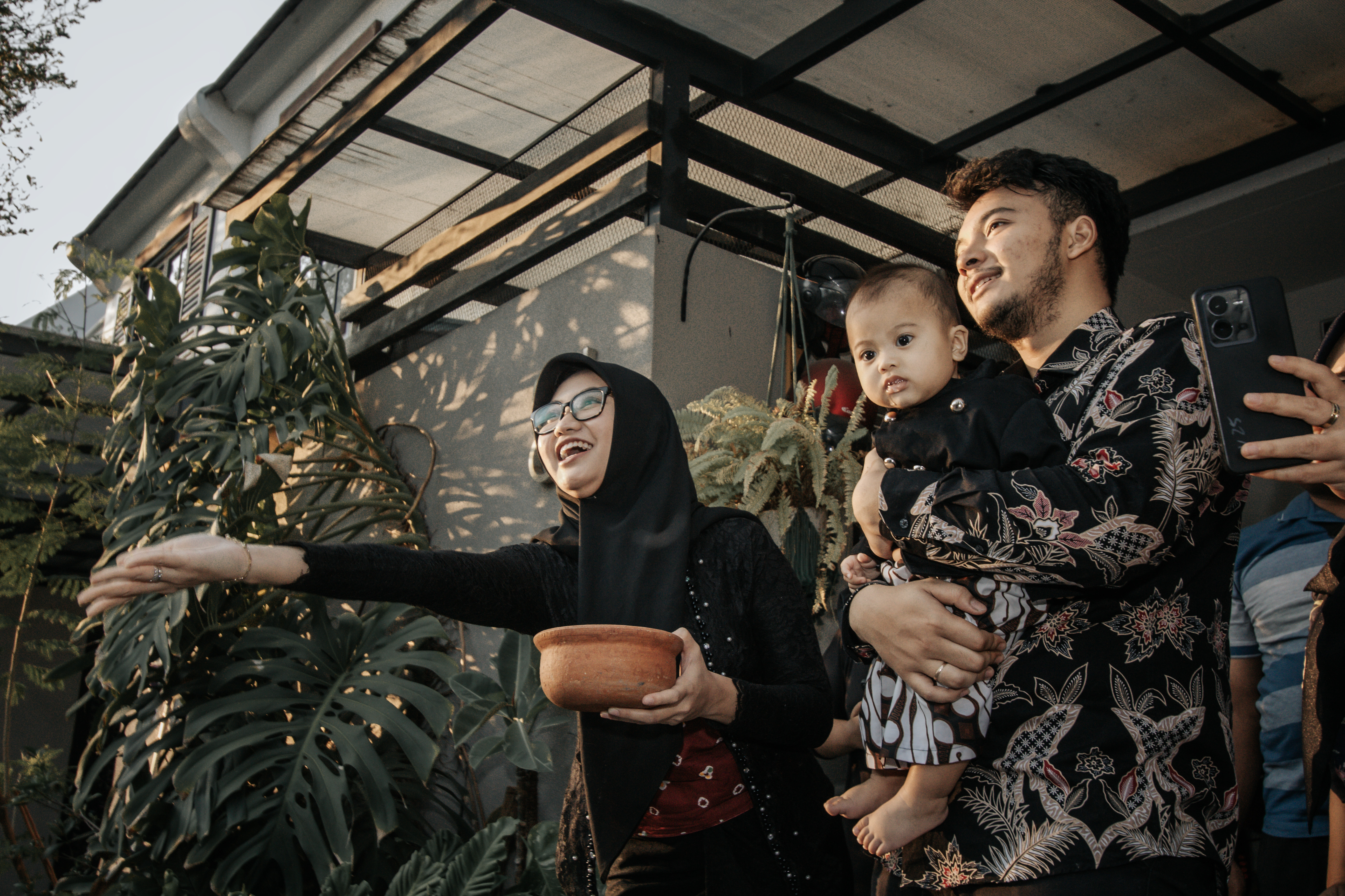 Family Traveller-Sailawaze Live showcases immersive travel inspiration — Photo by sigit foto on Pexels