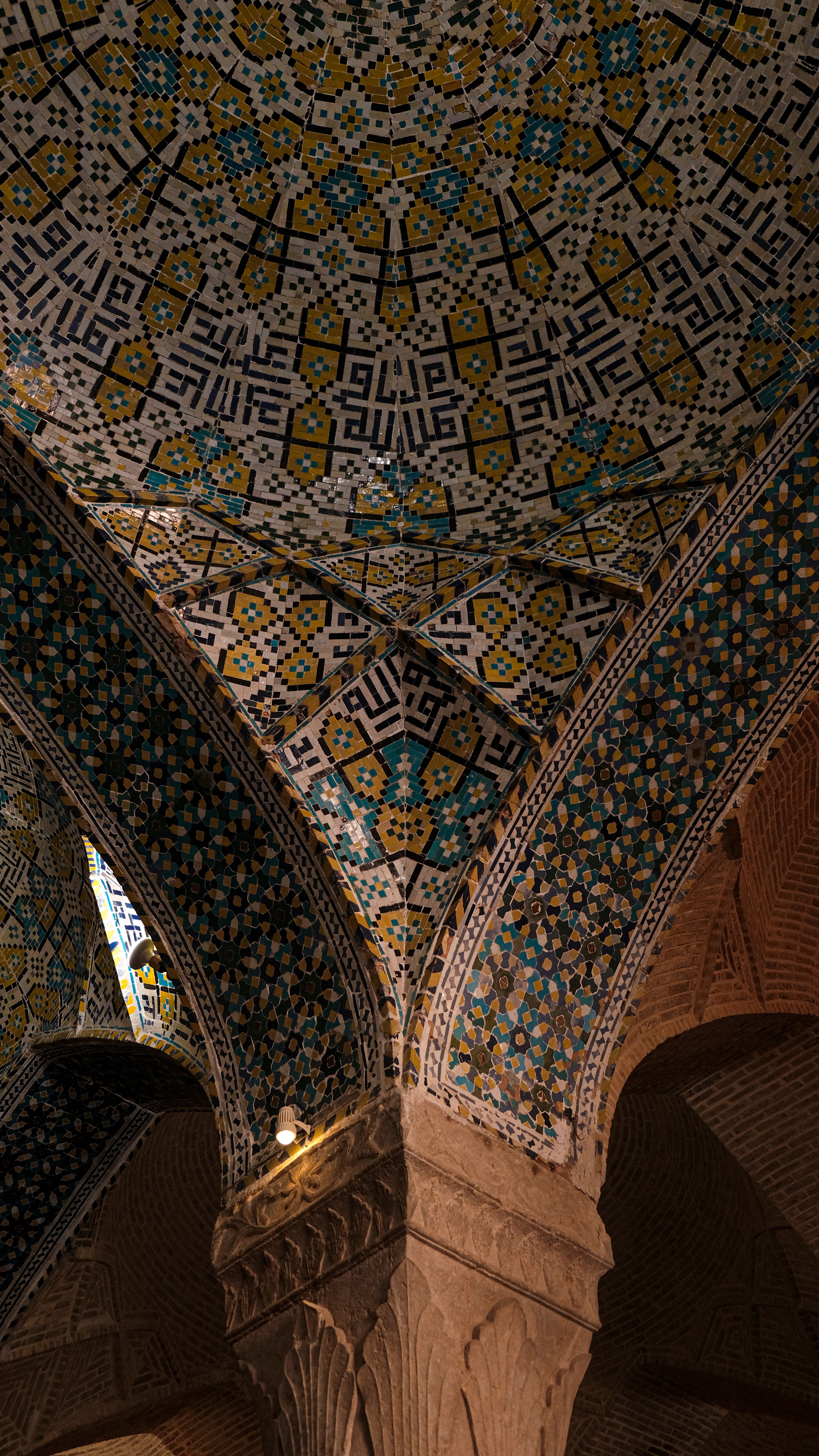 Intricate Ceiling Pattern of Shiraz Mosque · Free Stock Photo