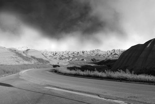 무료 도로의 흑백 사진 스톡 사진