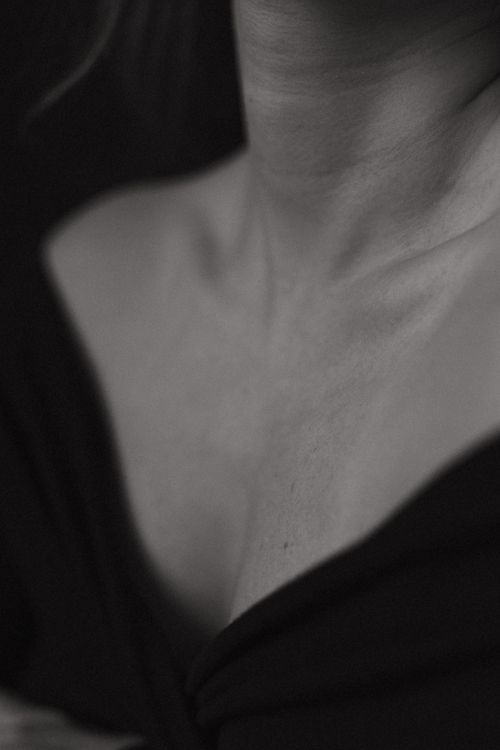 Free A close-up black and white portrait capturing natural beauty and elegance. Stock Photo
