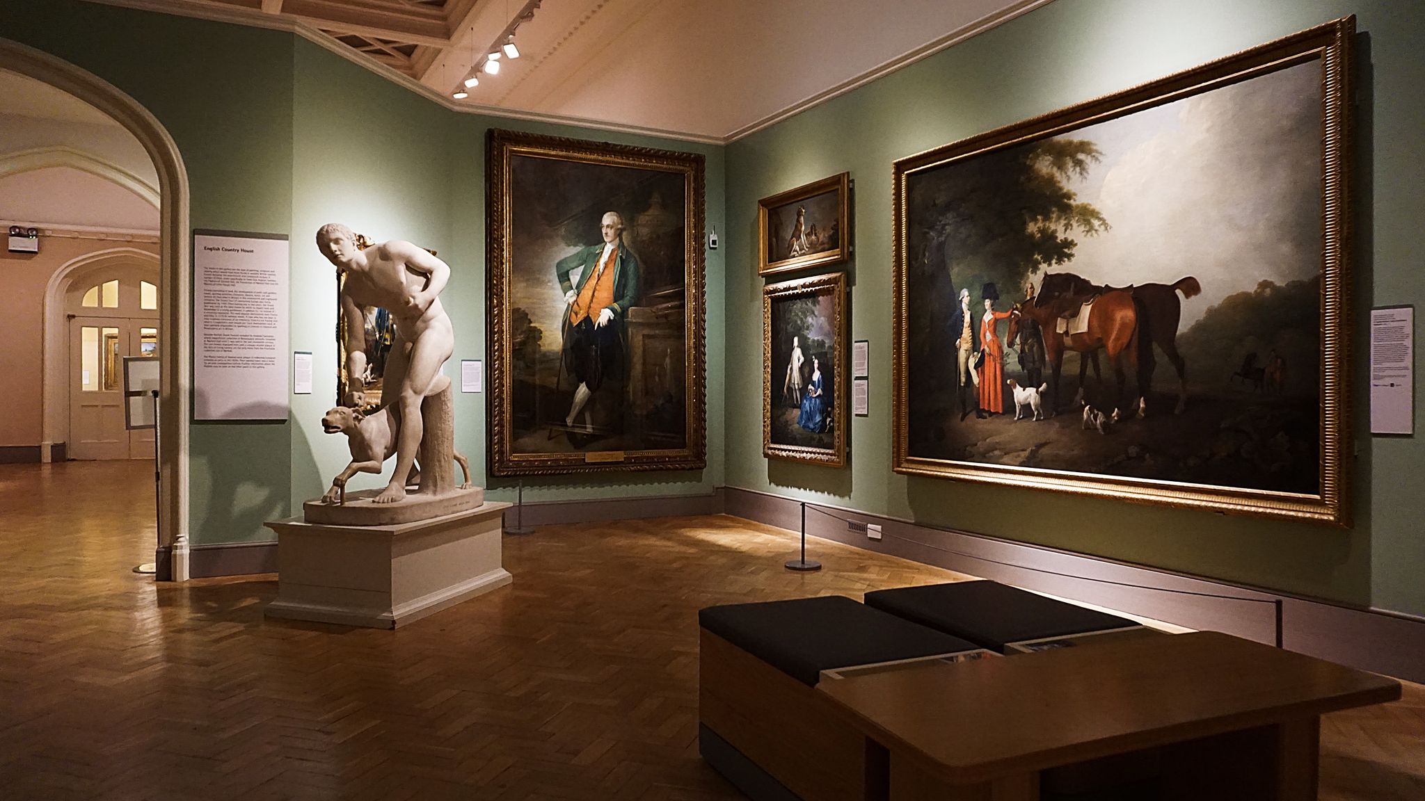 Pop-up art show at German president's residence before renovation