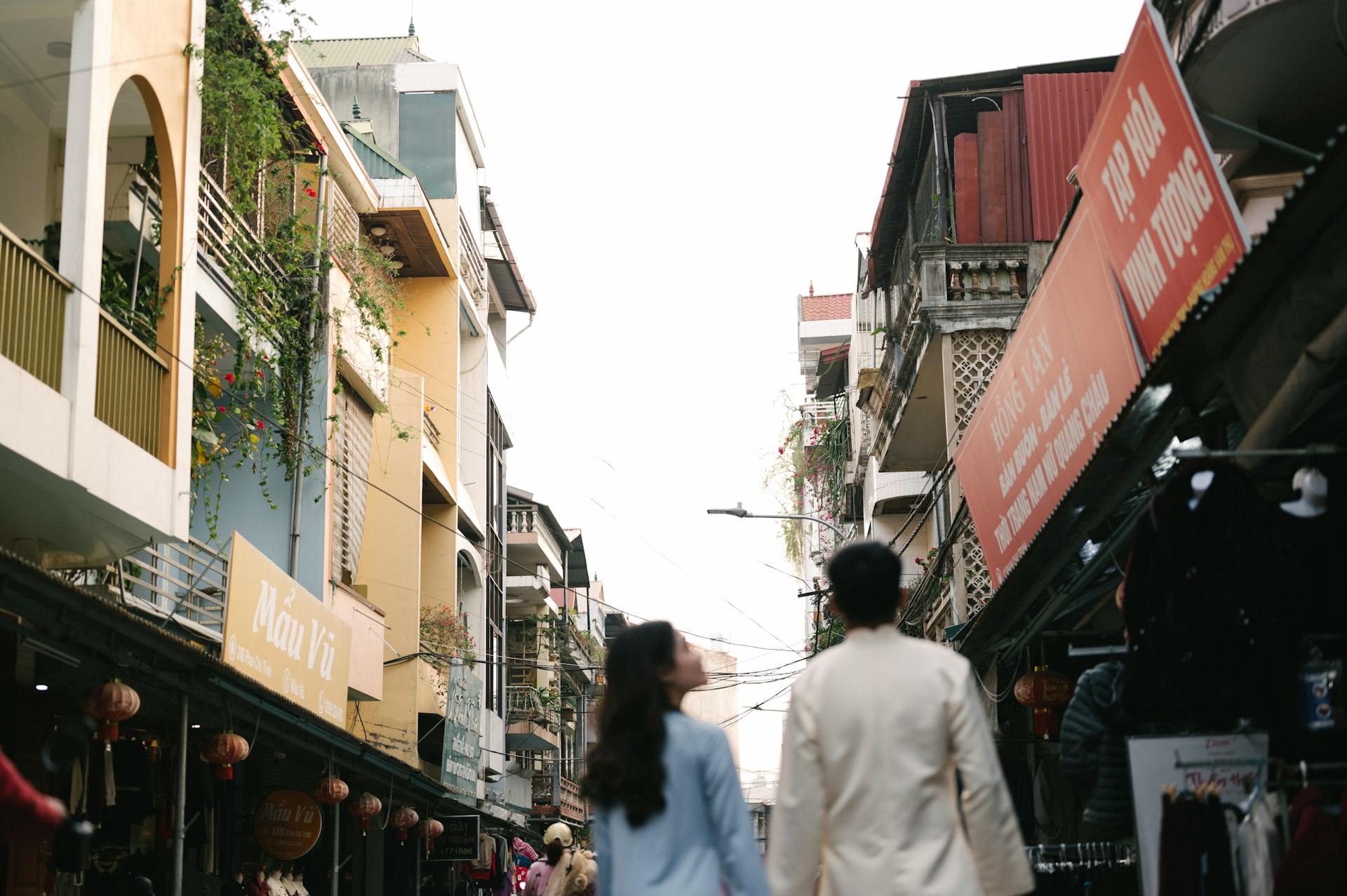 Vibrant street scene in Lạng Sơn, Vietnam showcasing local architecture and culture.