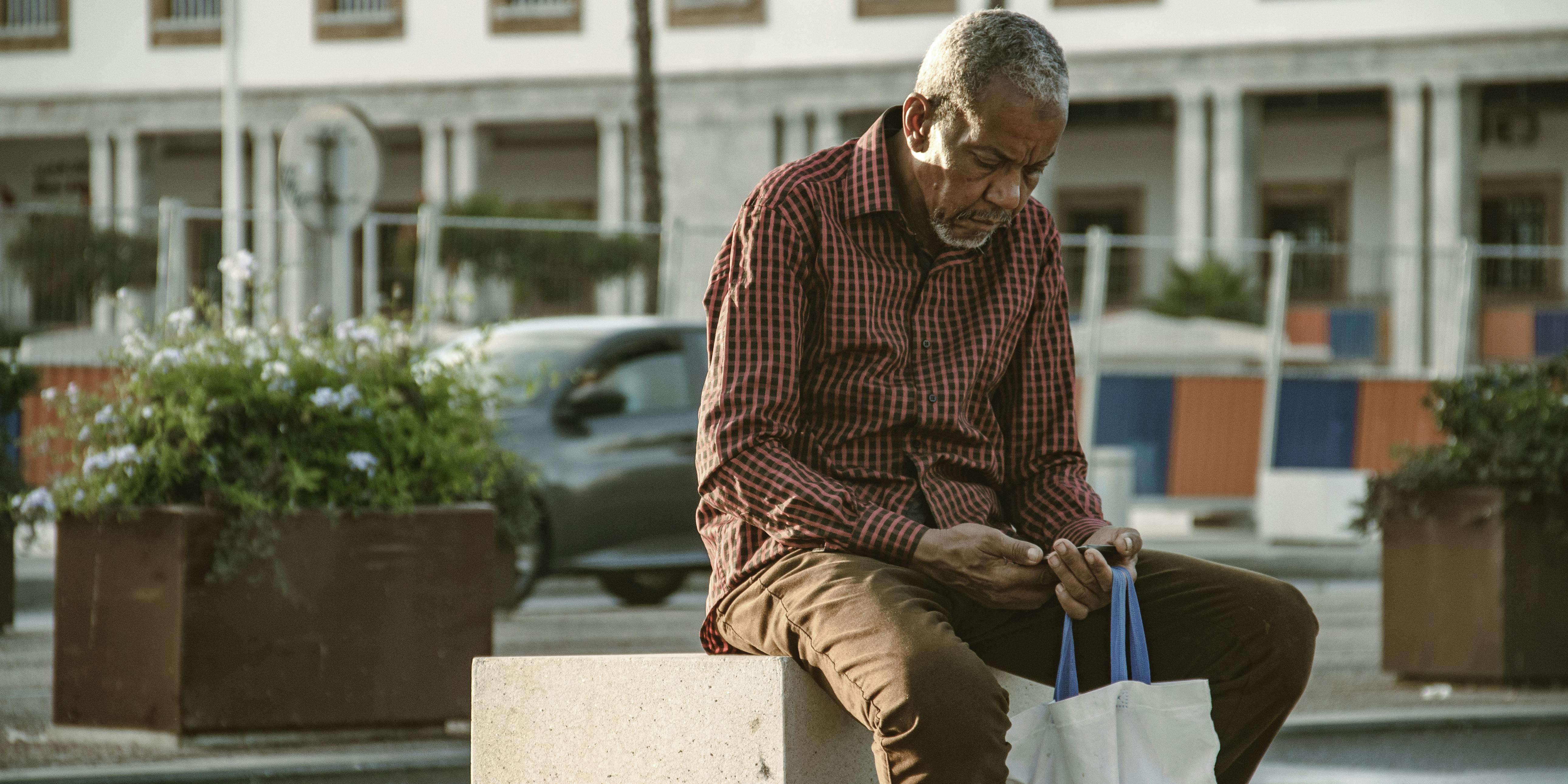 6 Prostate Cancer Signs Men Should Never Ignore — Photo by 3aBdEL 4aZa9 on Pexels