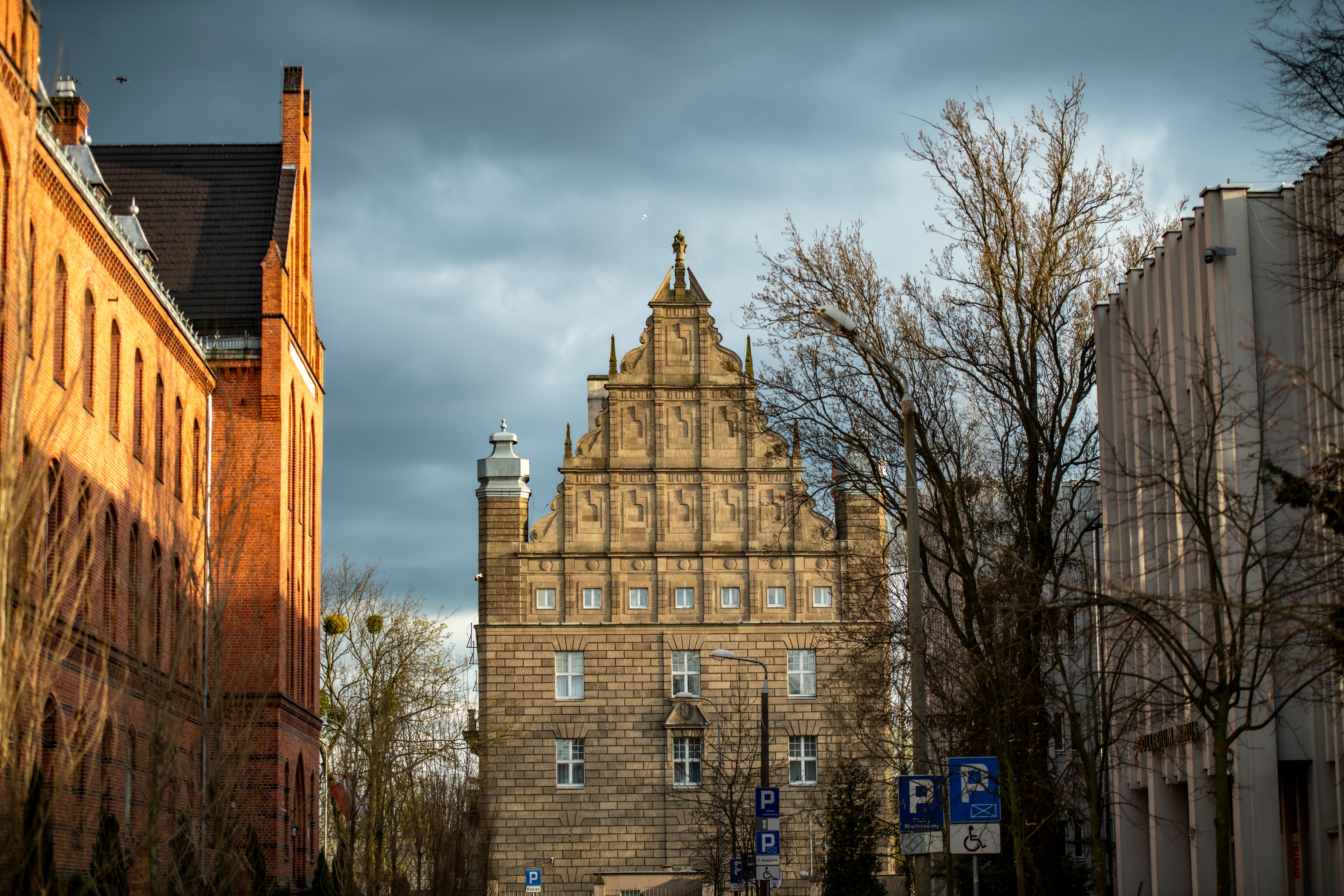 Historic European Architecture in Sunlight · Free Stock Photo