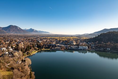 Free A stunning aerial view of Lake Bled with mountains and a serene landscape in Slovenia. Stock Photo