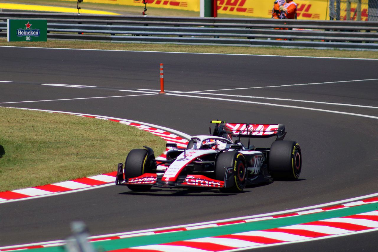 Bolidi Formule 1 na stazi Hungaroring u Mađarskoj