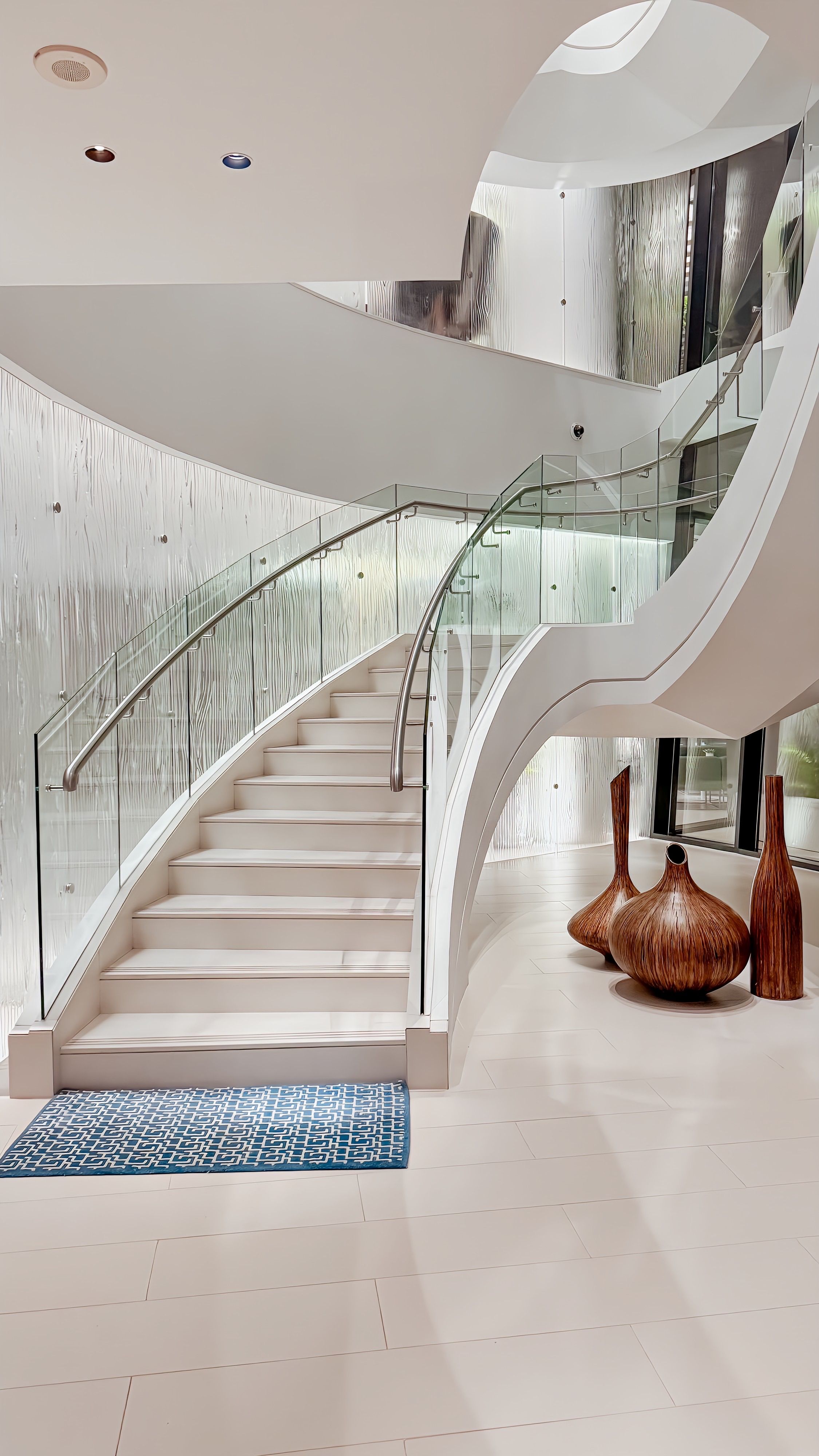 Modèle tournant pour escalier étroit