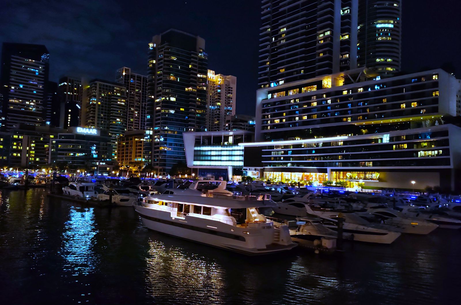 Dubai Luxury Lifestyle