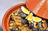 Tajine d'agneau aux pruneaux, amandes et œufs