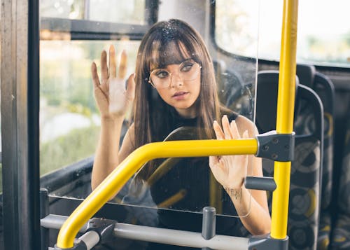 Безкоштовне стокове фото на тему «автобус, веселий, вираз обличчя»