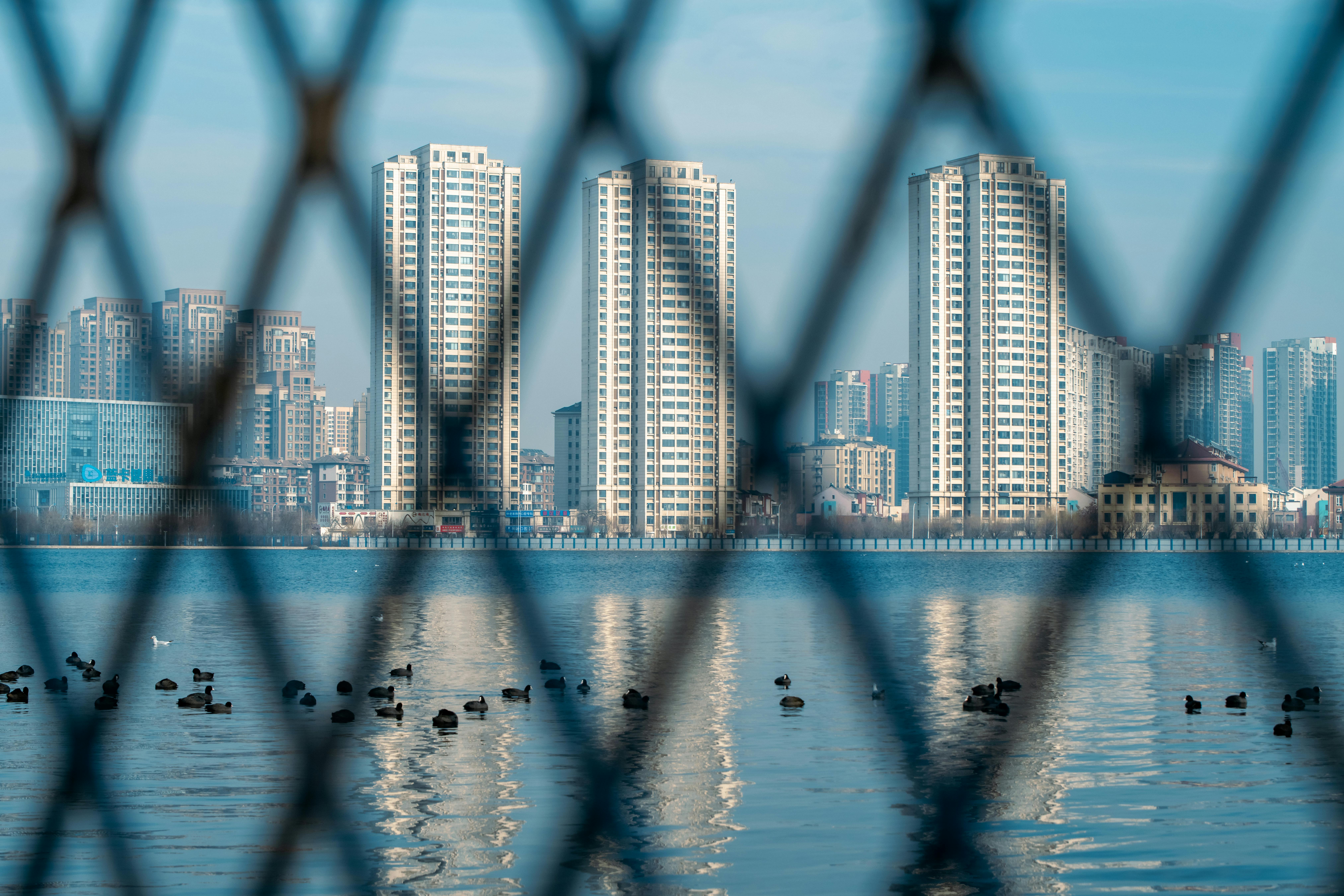 Pros & Cons of Living in a High Rise Apartment | Redfin - Off Grid High Rise Apartment