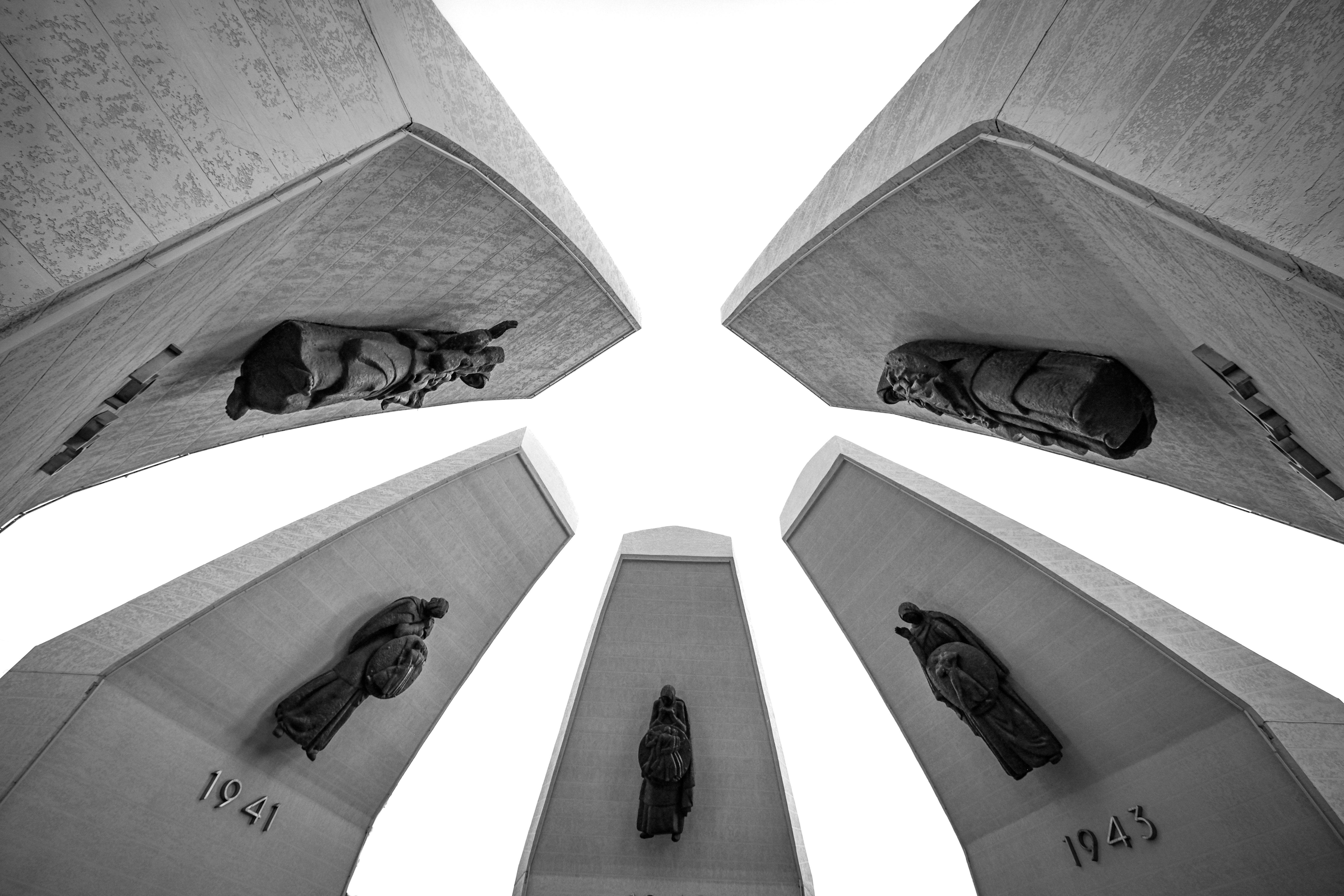 Трагедія Львова 1941: розстріл 40 професорів за одну ніч — memorial pagan Lviv 1941