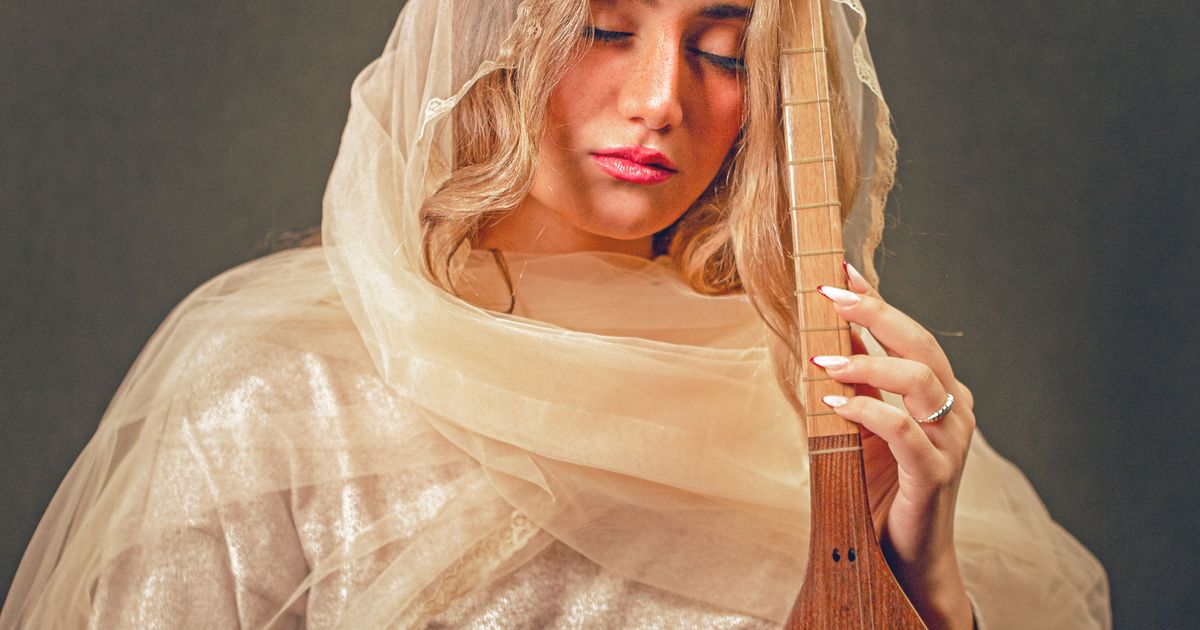 Persian AI Girlfriend – Enchanting, Poetic and Elegant AI Companion Persian AI Girlfriend: Enchanting, Poetic & Irresistibly Elegant