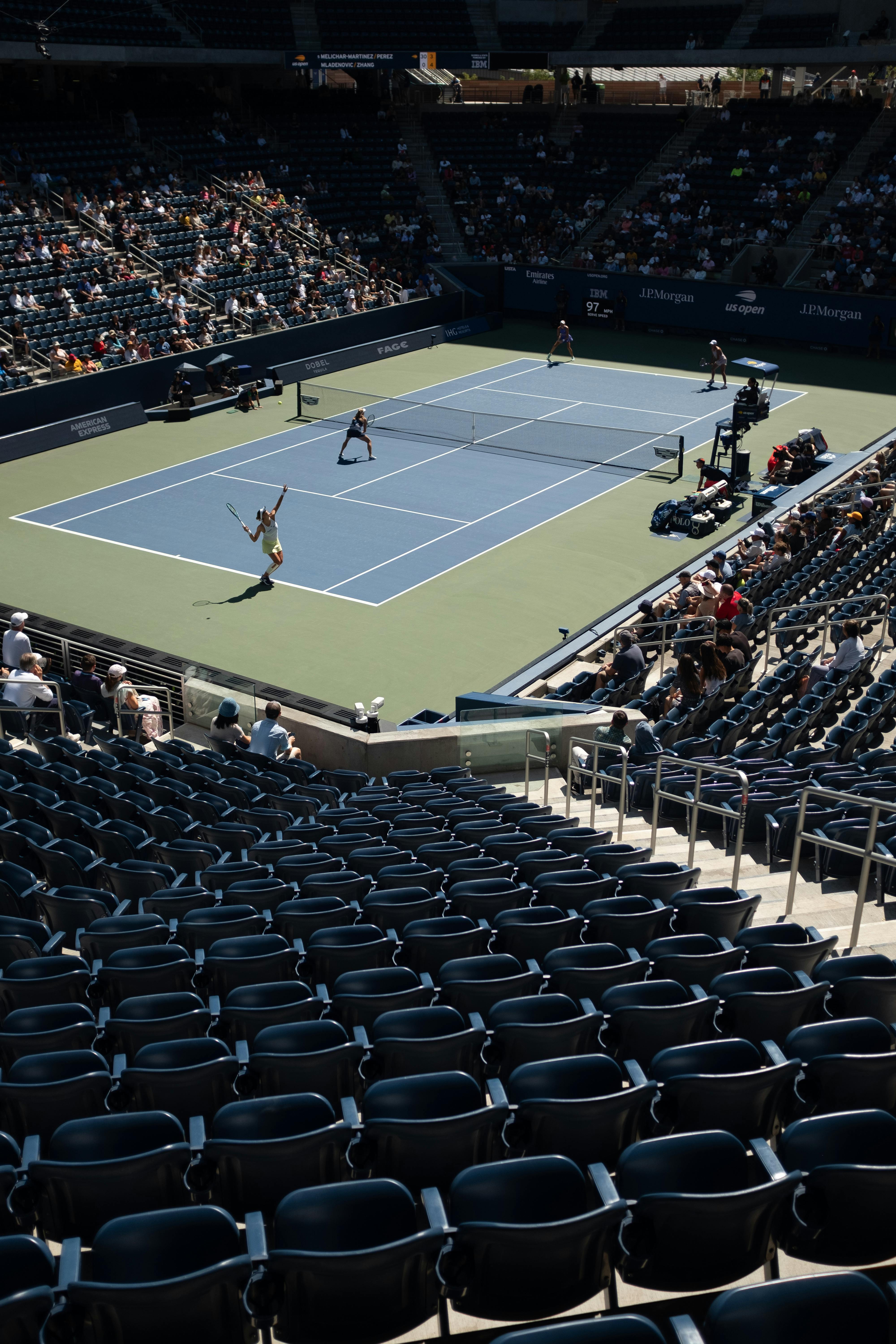 free-photo-of-professional-tennis-match-in-large-stadium.jpeg?auto\u003dcompress\u0026cs\u003dtinysrgb\u0026dpr\u003d1\u0026w\u003d500