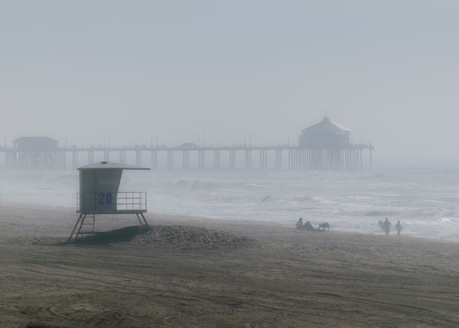 Huntington Beach pier fishermen